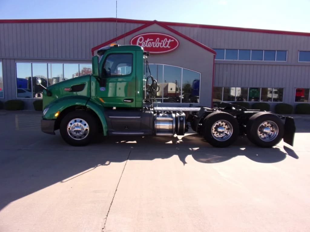 2020 Peterbilt 579 in Lowell, AR — photo 10