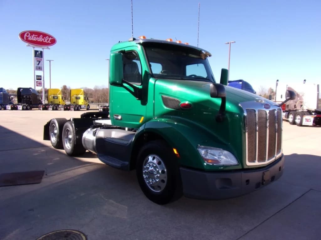 2020 Peterbilt 579 in Lowell, AR — photo 3