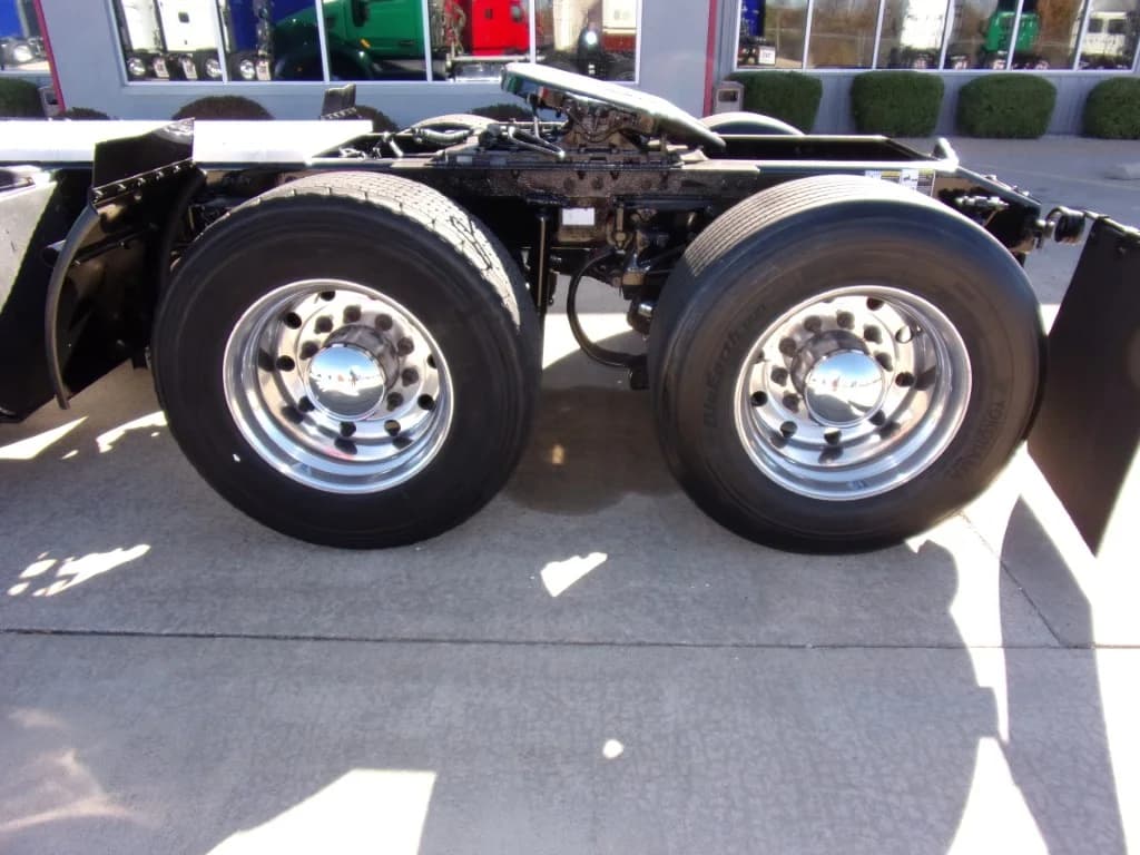 2020 Peterbilt 579 in Lowell, AR — photo 9