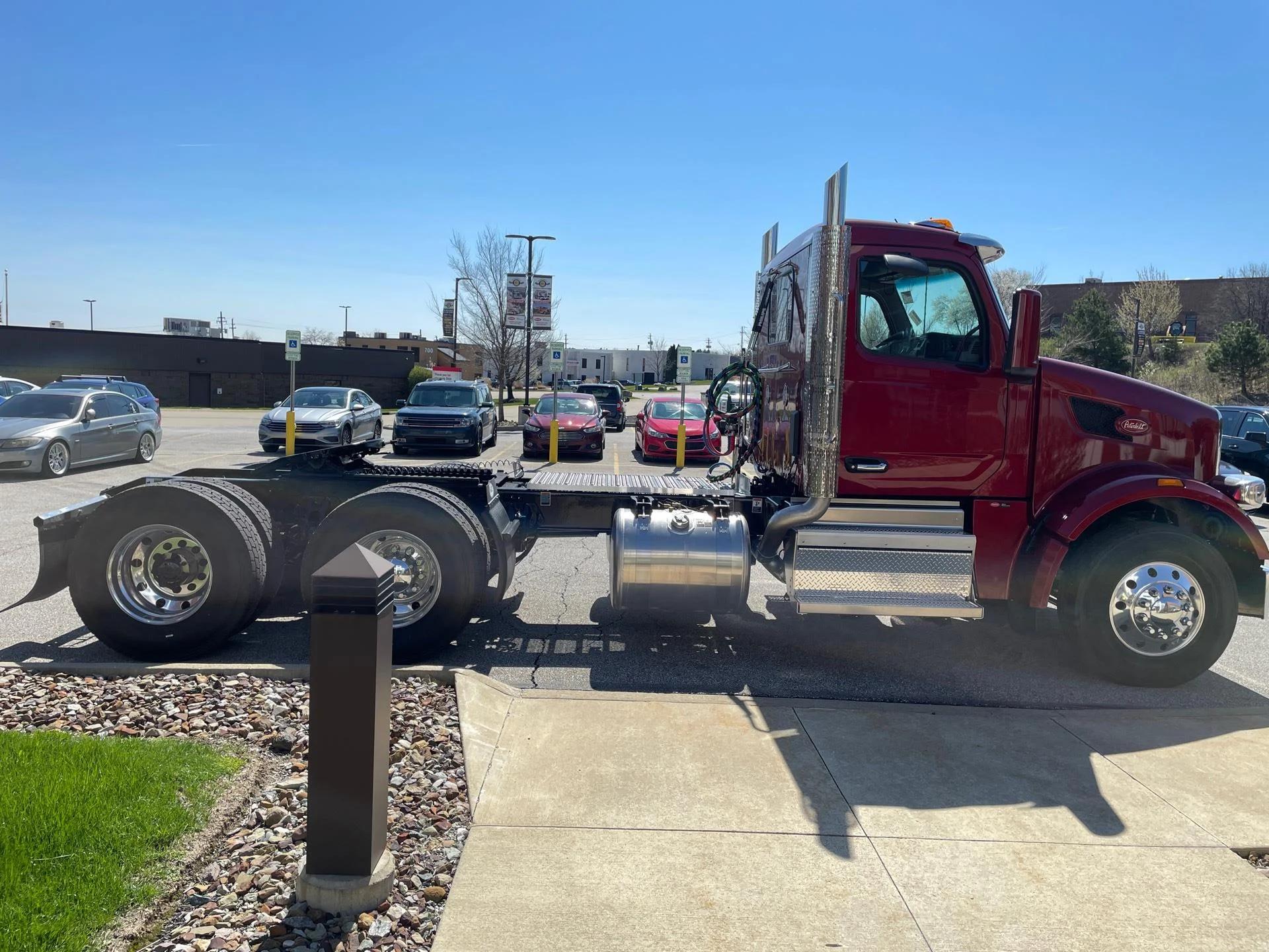 2027 Peterbilt 567 in Broadview Hts, OH — photo 4