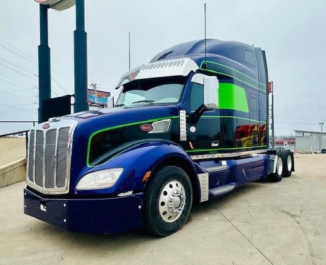 2020 Peterbilt 579 — photo 2