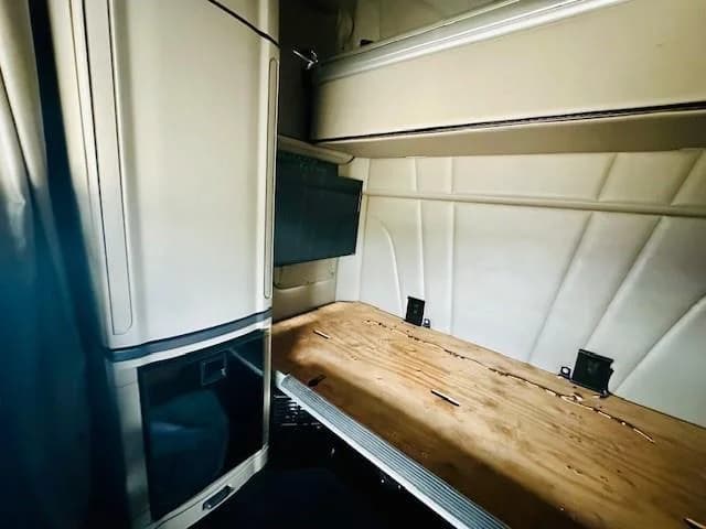 2020 Peterbilt 579 — photo 13