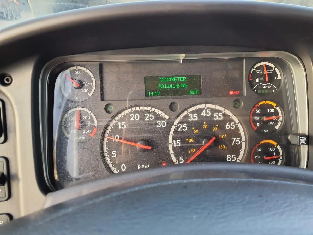 2018 Freightliner M2 106 in Fort Worth, TX — photo 12