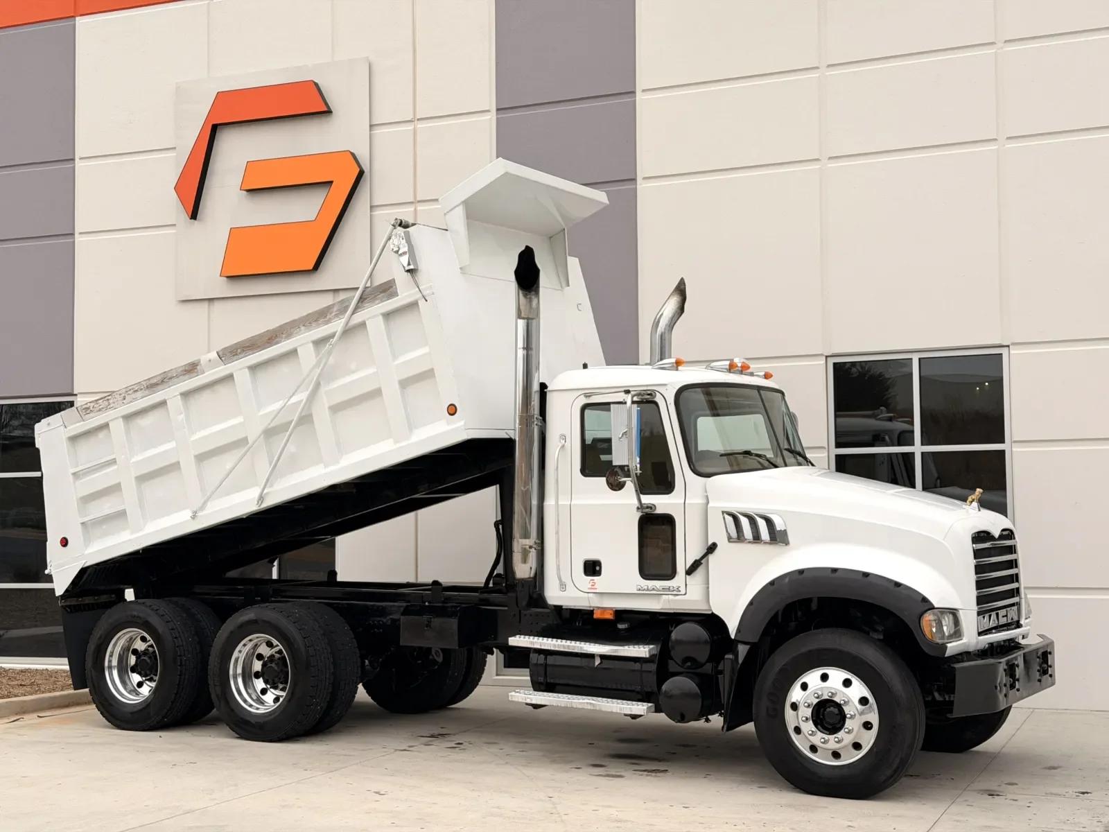2009 Mack Granite