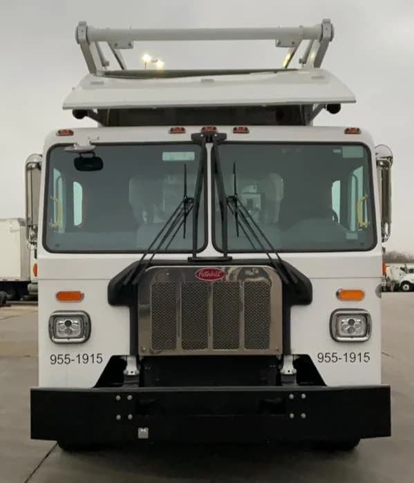 2025 Peterbilt 520 — photo 4