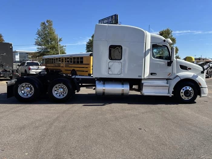 2022 Peterbilt 579 in Memphis, TN — photo 8