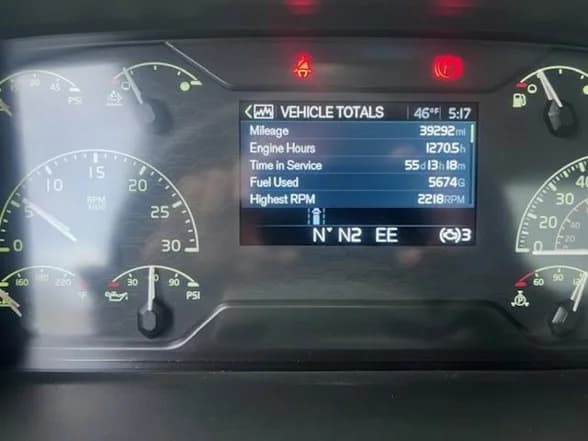 2023 Volvo VNL 860 in MI — photo 12