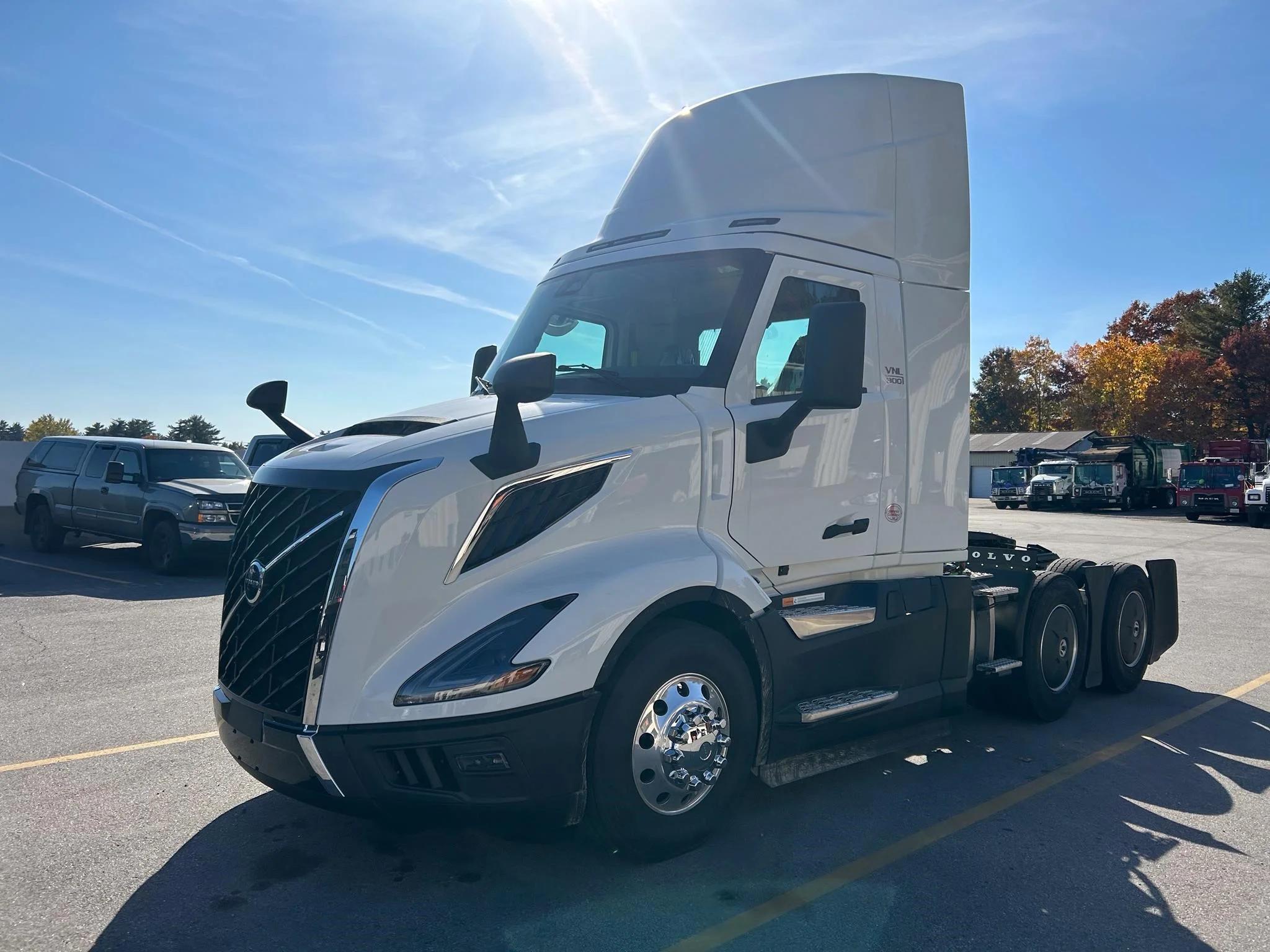 2024 Volvo VNL 300