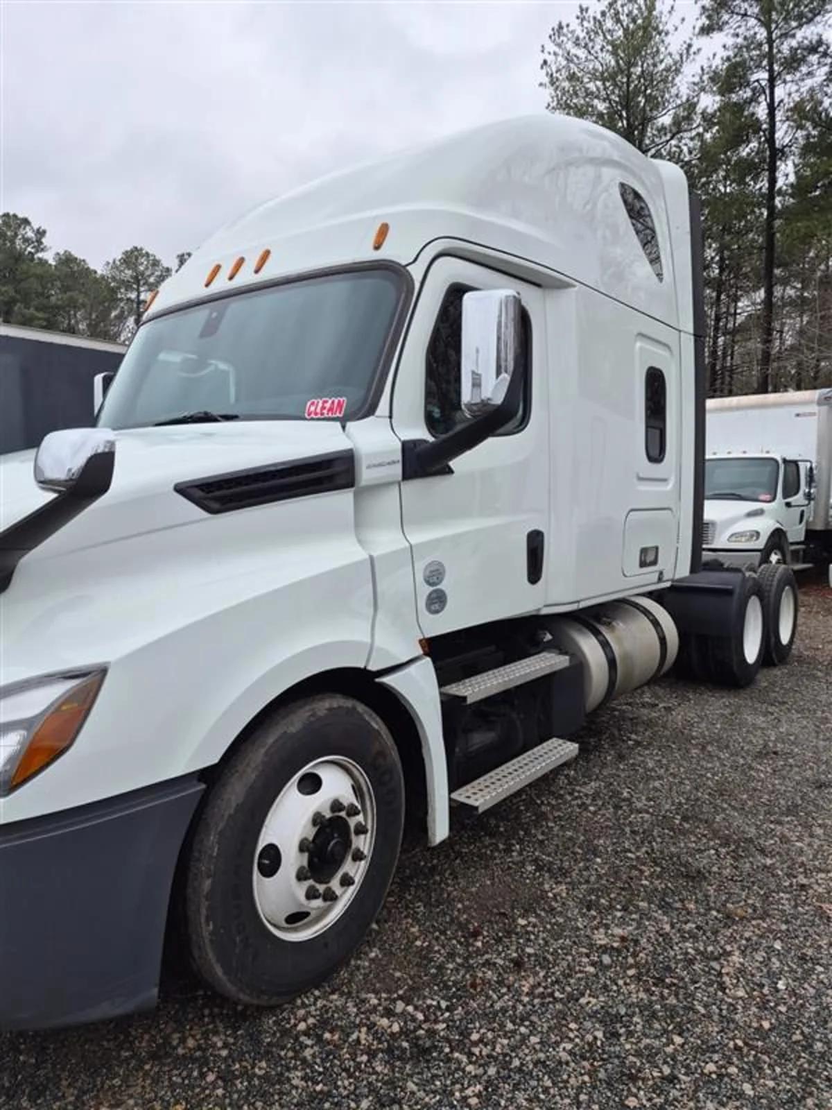 2020 Freightliner Cascadia