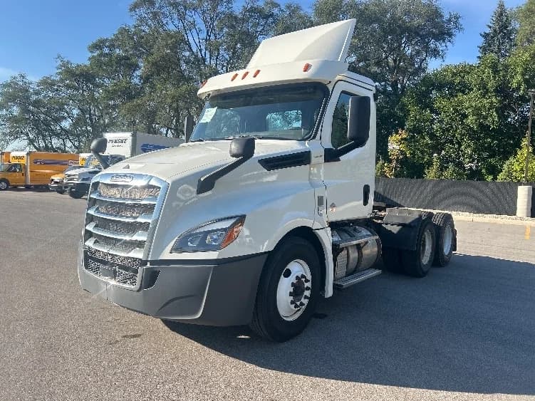 2019 Freightliner Cascadia in Byron Center, MI — photo 3
