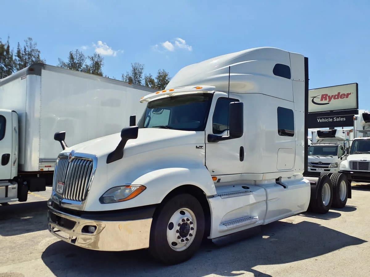 2020 International LT in Davie, FL