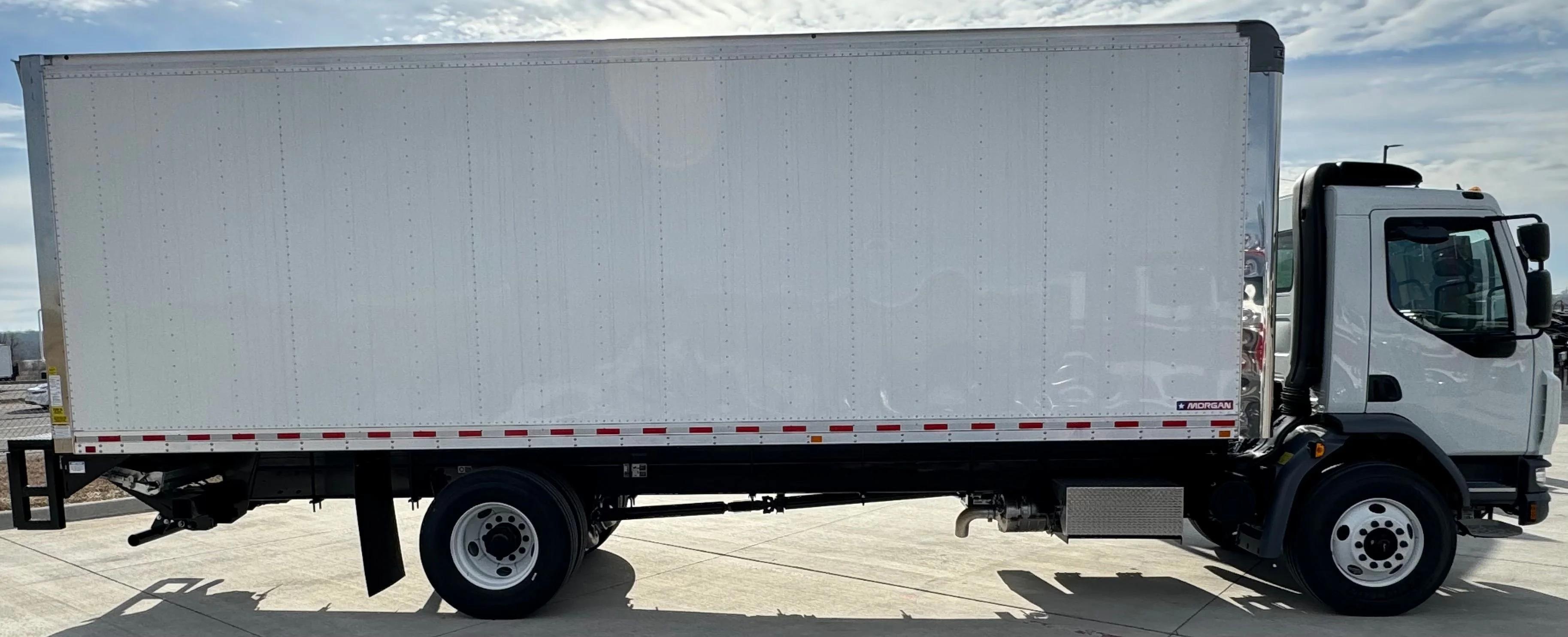 2024 Peterbilt 220EV in GRETNA, NE — photo 4