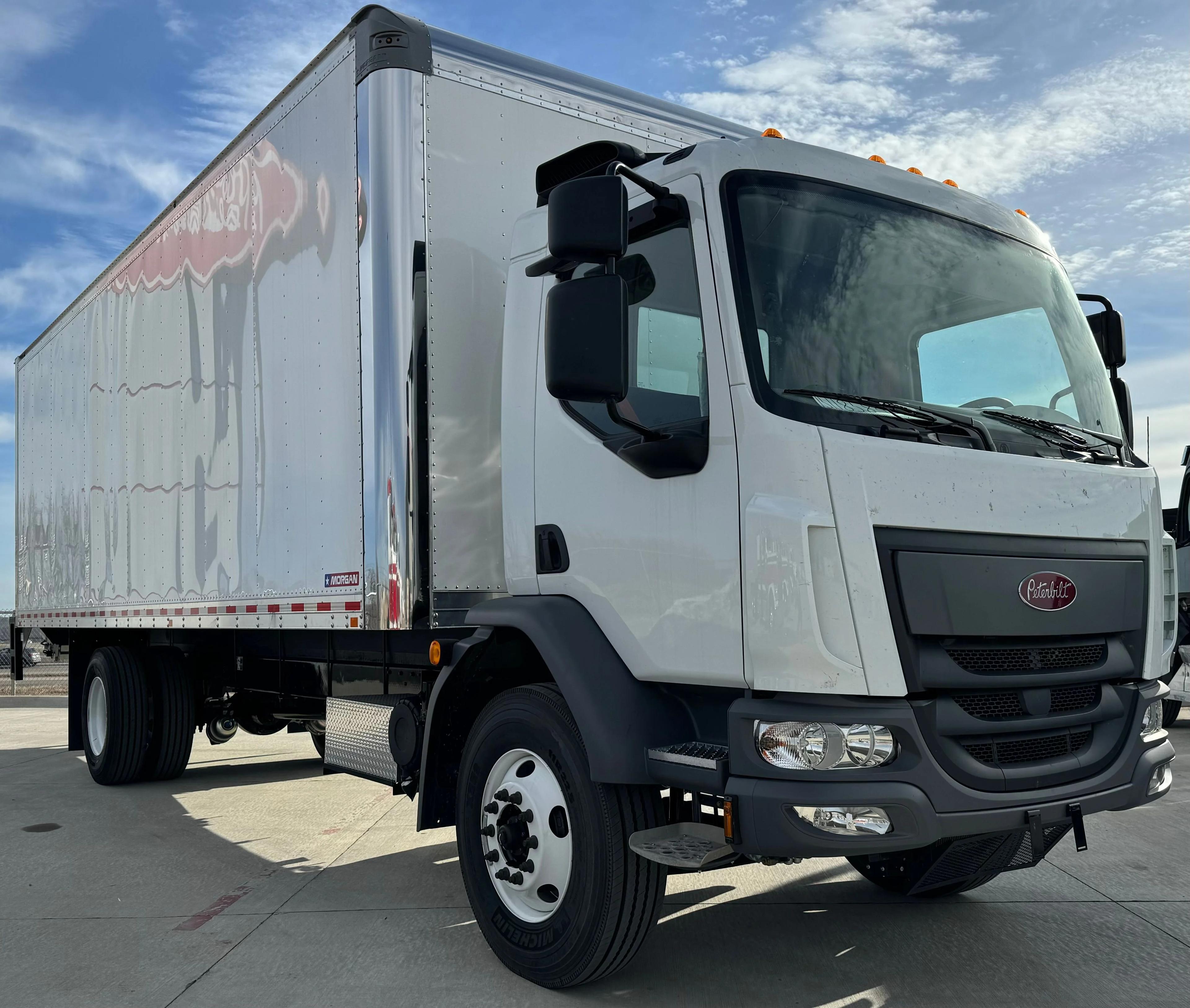 2024 Peterbilt 220EV in GRETNA, NE — photo 3