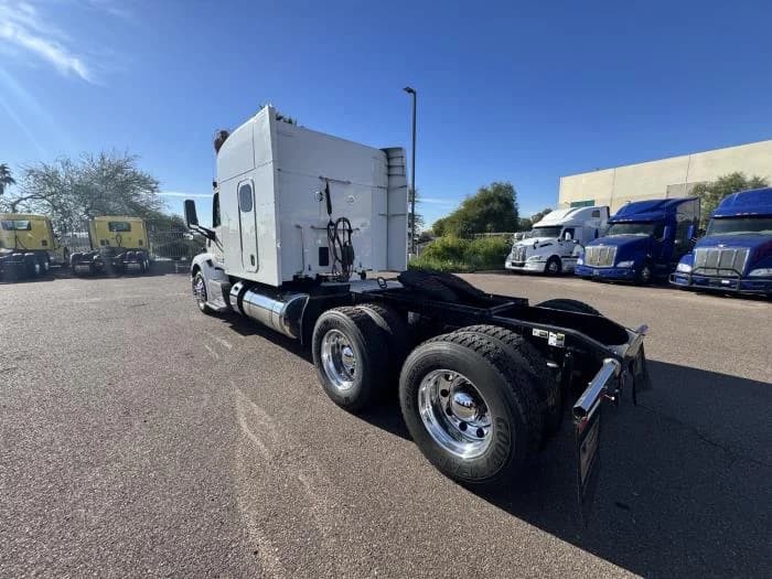 2022 Peterbilt 579 in Phoenix, AZ — photo 4