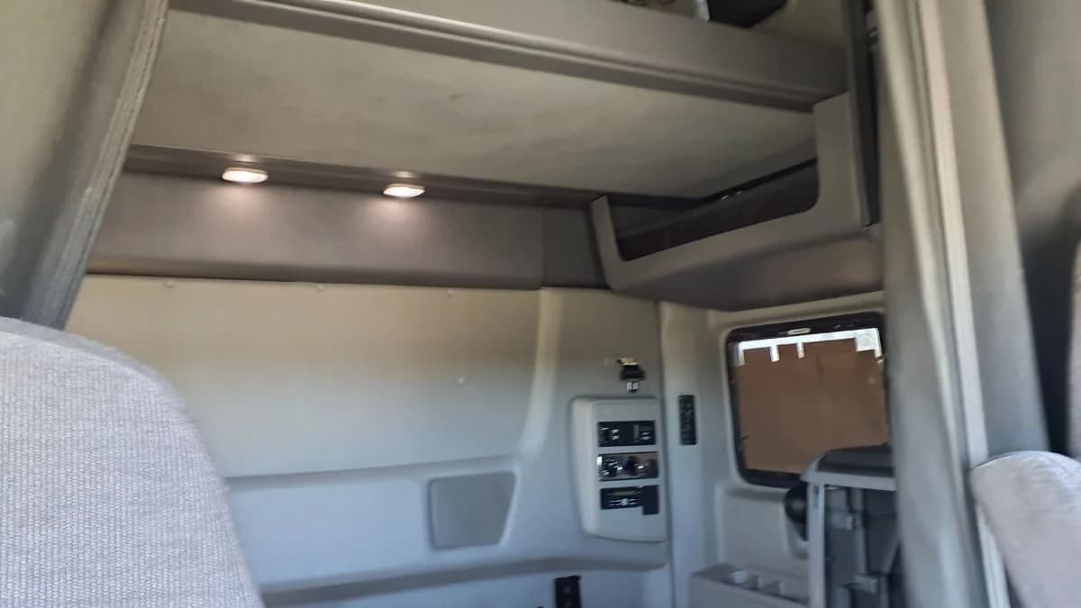 2020 International LT in Birmingham, AL — photo 14