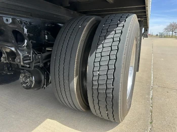 2020 Peterbilt 337 — photo 18