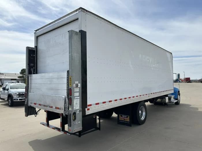 2020 Peterbilt 337 — photo 7