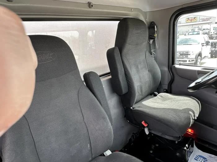 2020 Peterbilt 337 — photo 14