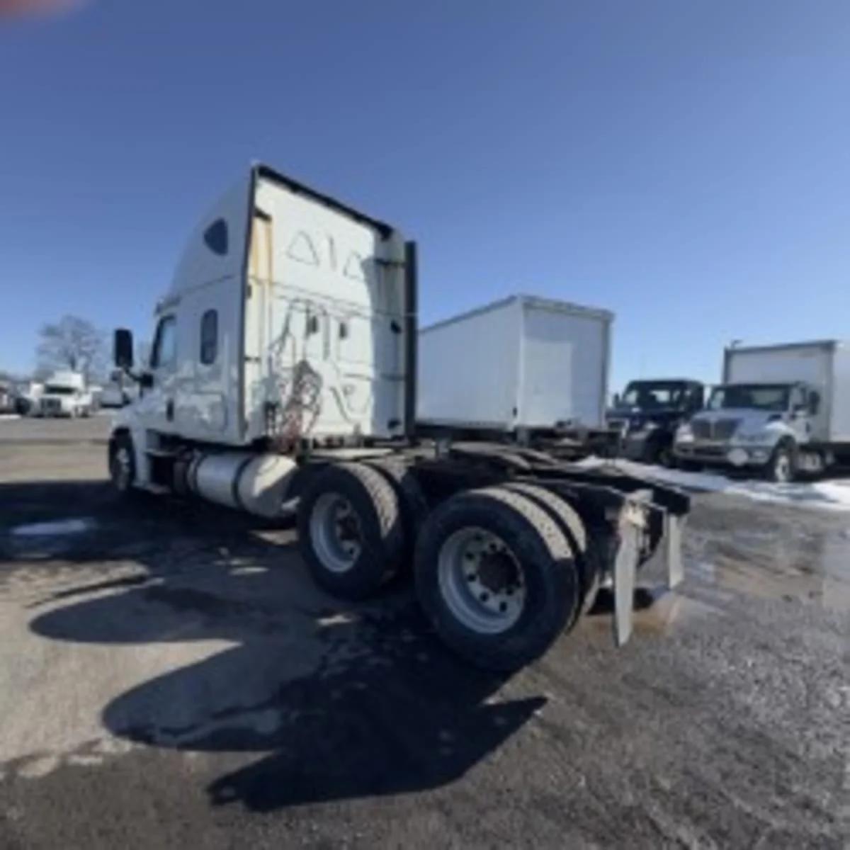 2019 Freightliner Cascadia in Syracuse, NY — photo 4