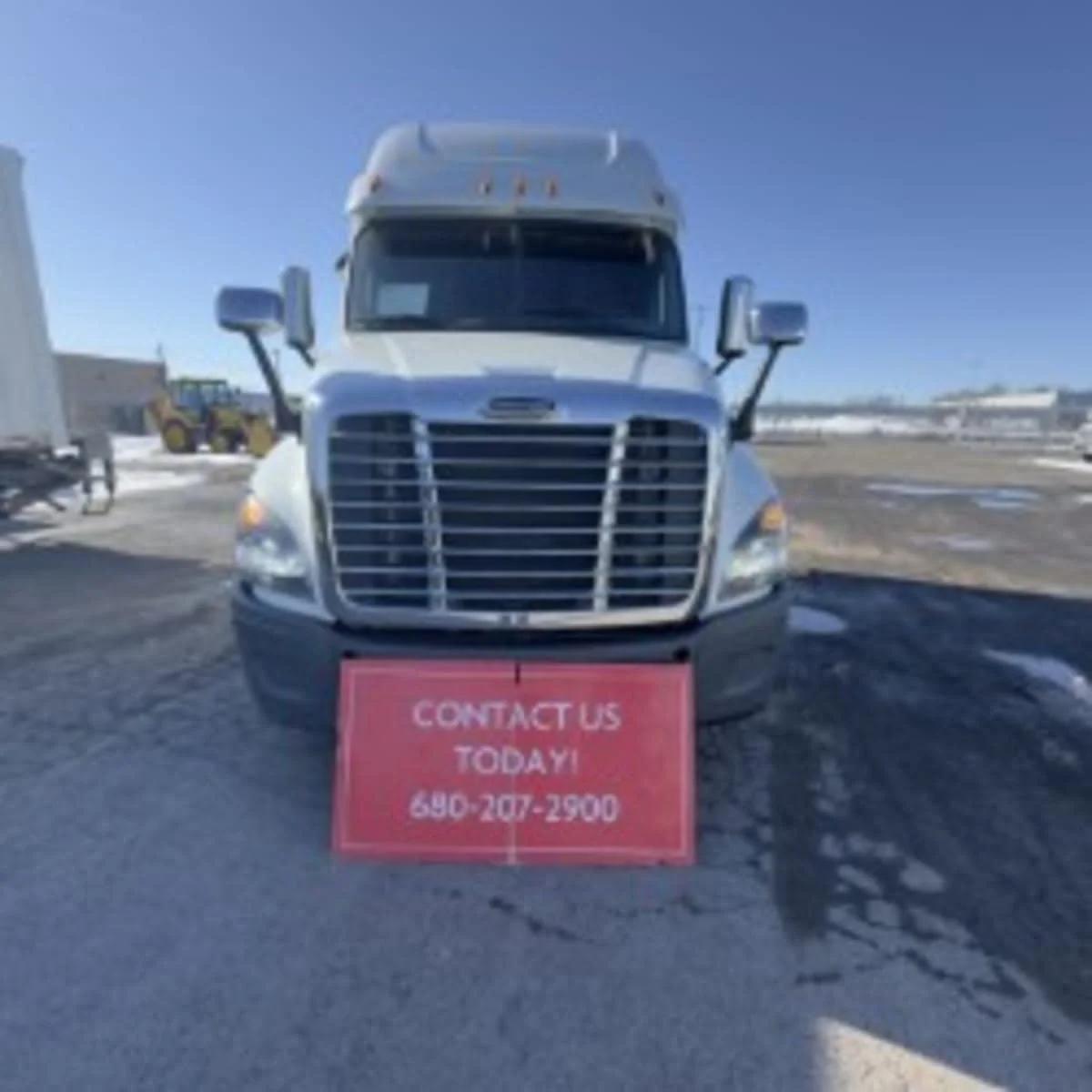 2019 Freightliner Cascadia in Syracuse, NY — photo 2