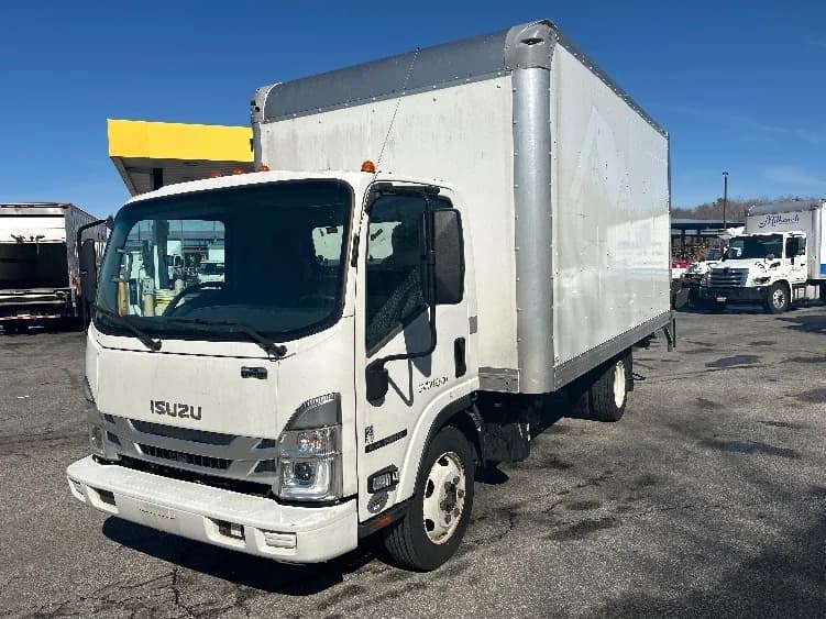 2022 Isuzu NRR in New Bedford, MA — photo 3
