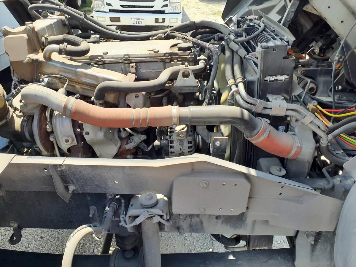2019 Isuzu FTR in Converse, TX — photo 14