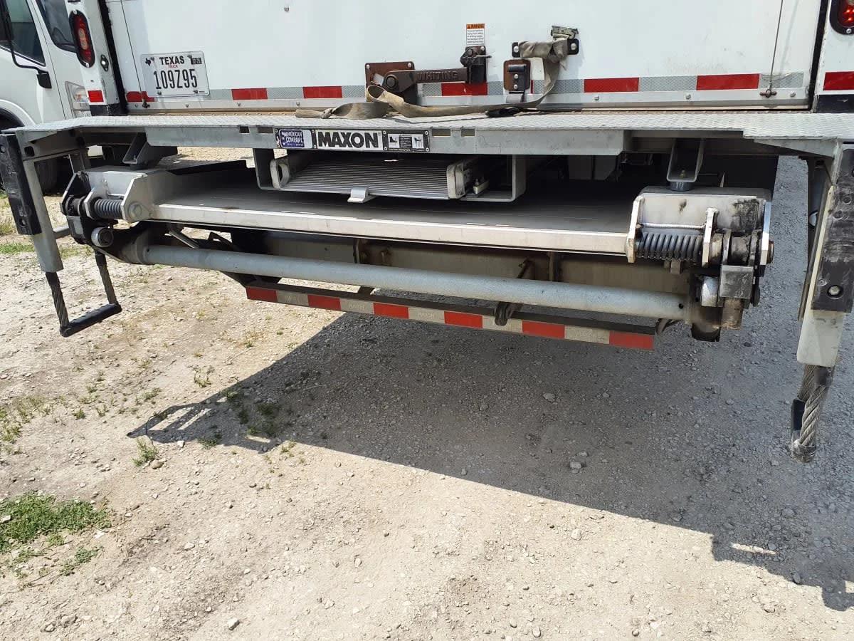 2019 Isuzu FTR in Converse, TX — photo 13