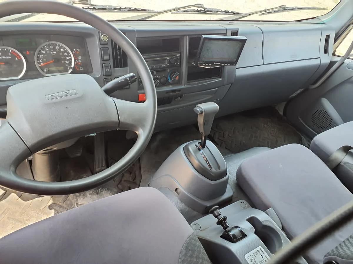 2019 Isuzu FTR in Converse, TX — photo 7