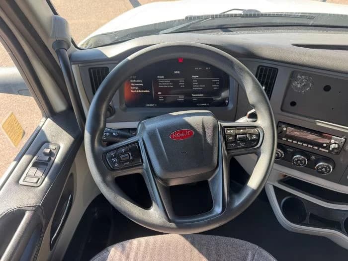 2024 Peterbilt 579 — photo 16