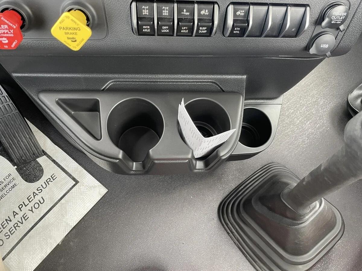 2027 Western Star 49X — photo 49