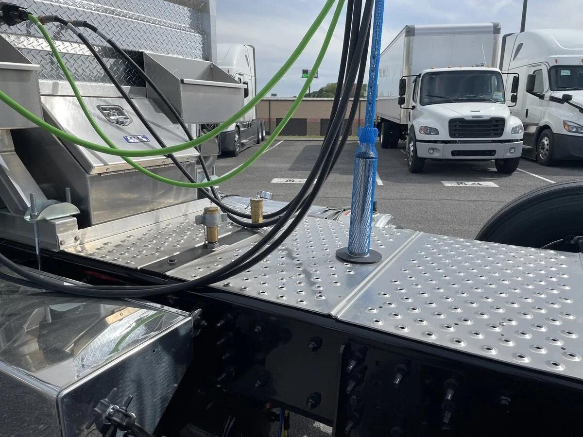 2027 Western Star 49X — photo 19