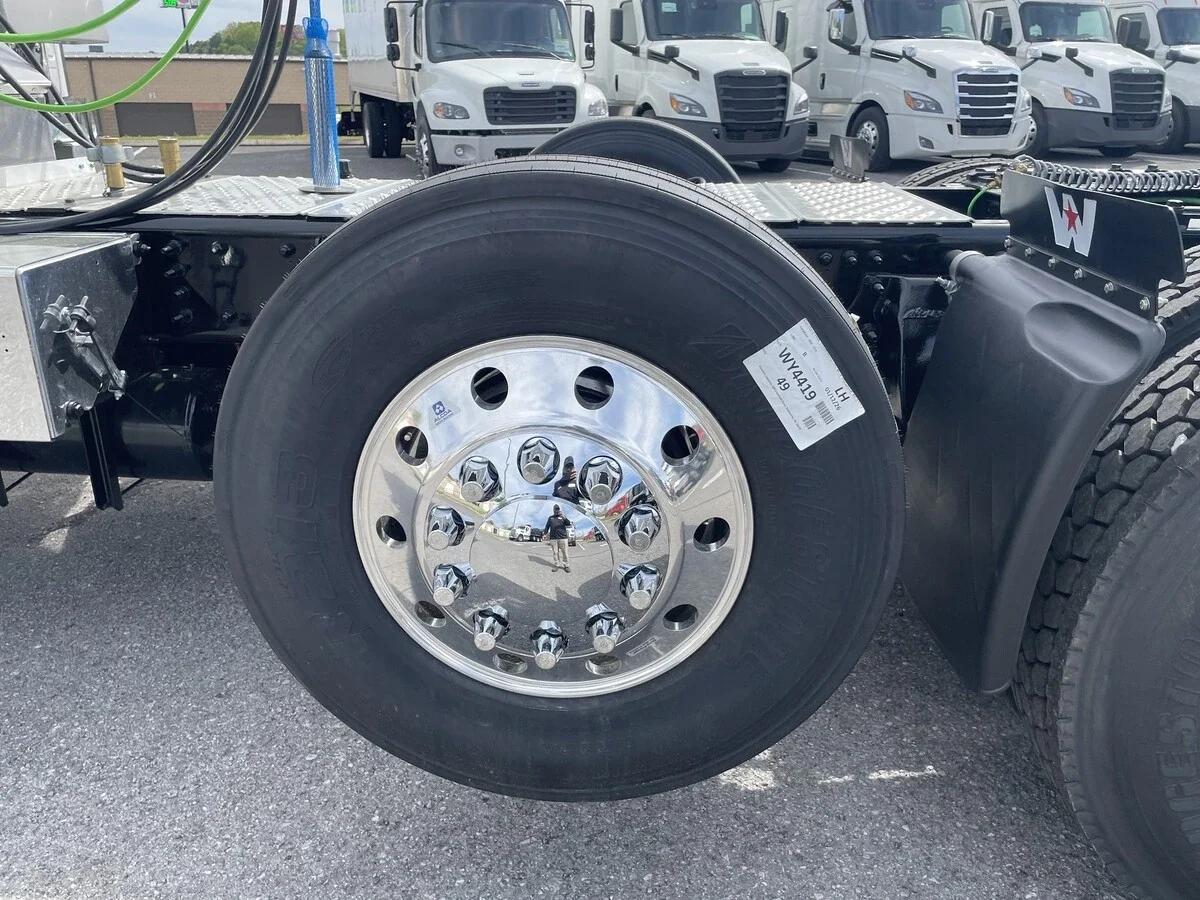 2027 Western Star 49X — photo 22