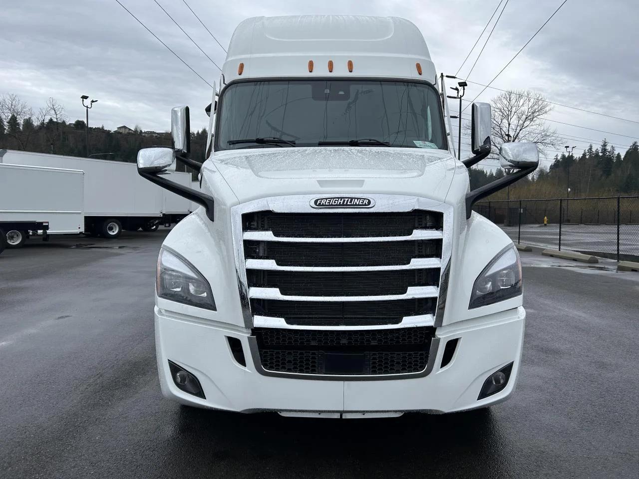 2027 Freightliner Cascadia in Pacific, WA — photo 6