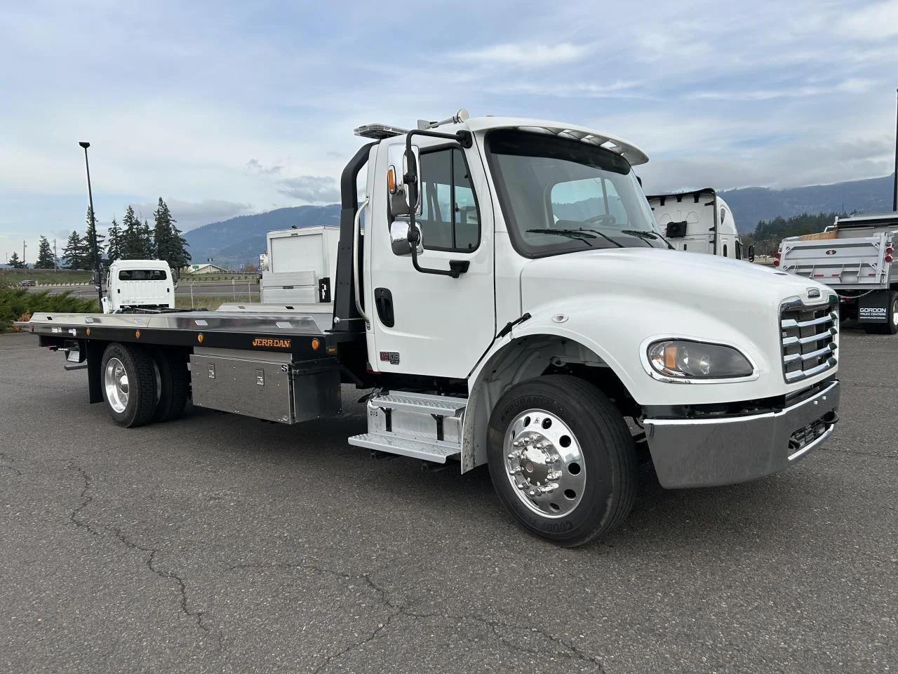 2024 Freightliner M2 106 in Coburg, OR