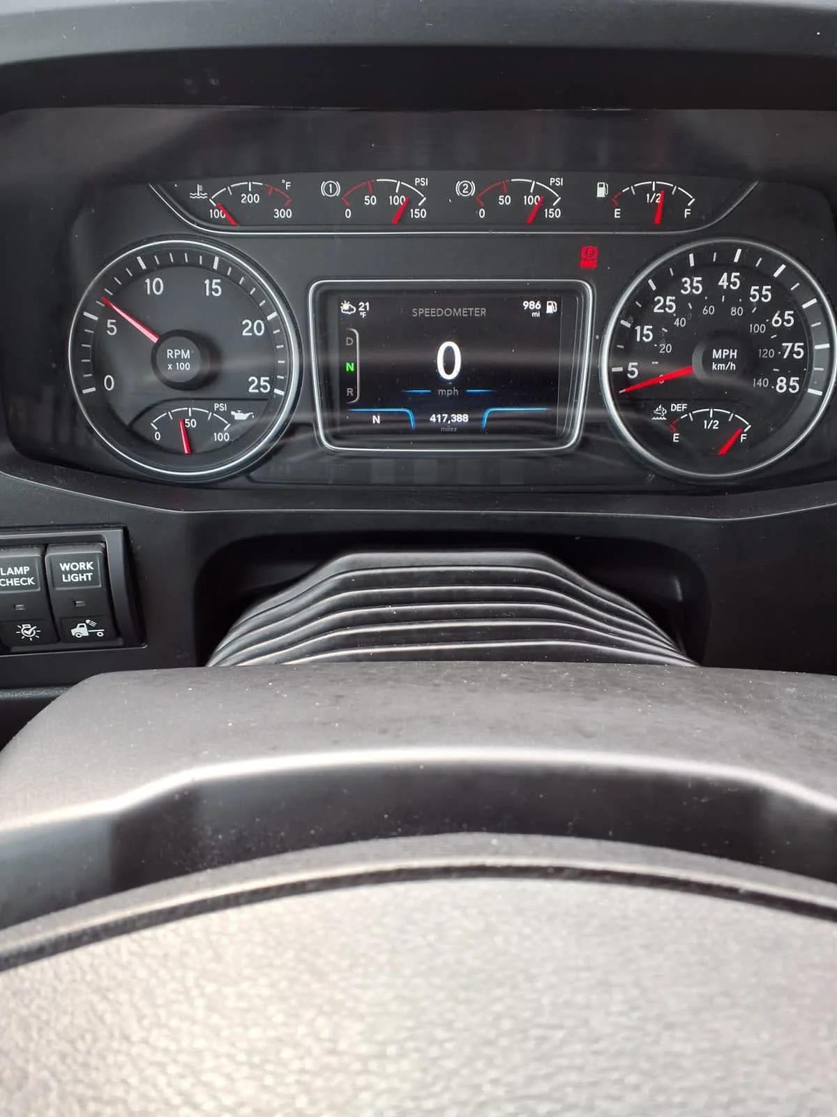 2020 International LT in Cleveland, OH — photo 10