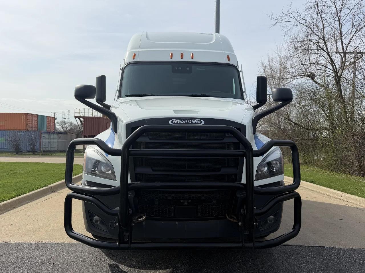 2023 Freightliner Cascadia in York Street Elmhurst, IL — photo 7