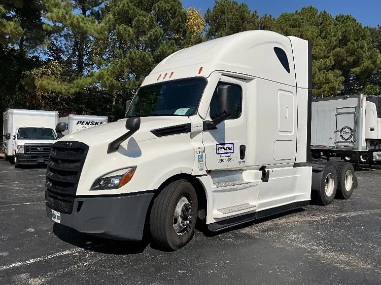 2021 Freightliner Cascadia in Greensboro, NC — photo 3