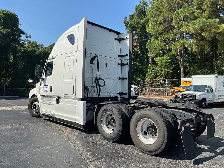 2021 Freightliner Cascadia in Greensboro, NC — photo 5