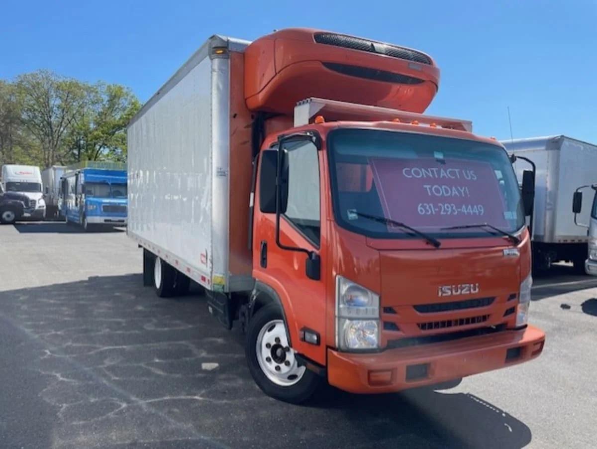 2019 Isuzu NQR in Farmingdale, NY — photo 3