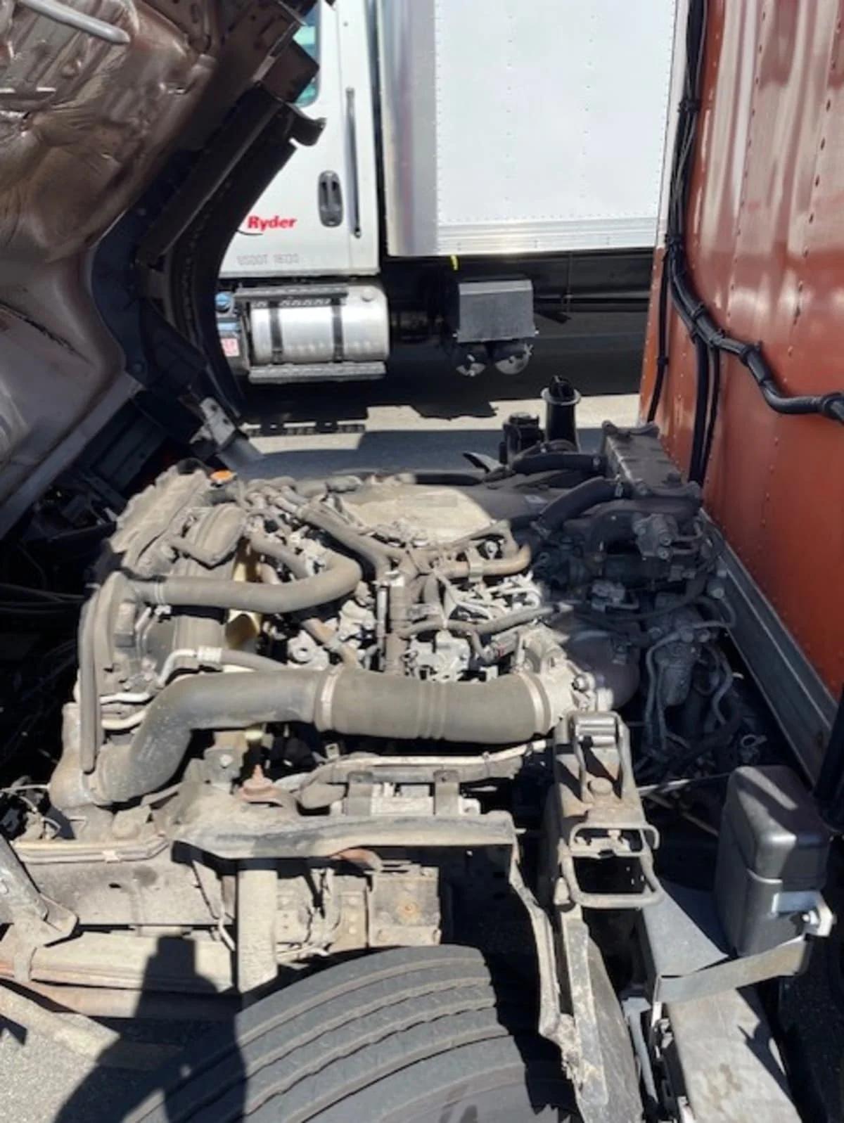 2019 Isuzu NQR in Farmingdale, NY — photo 11