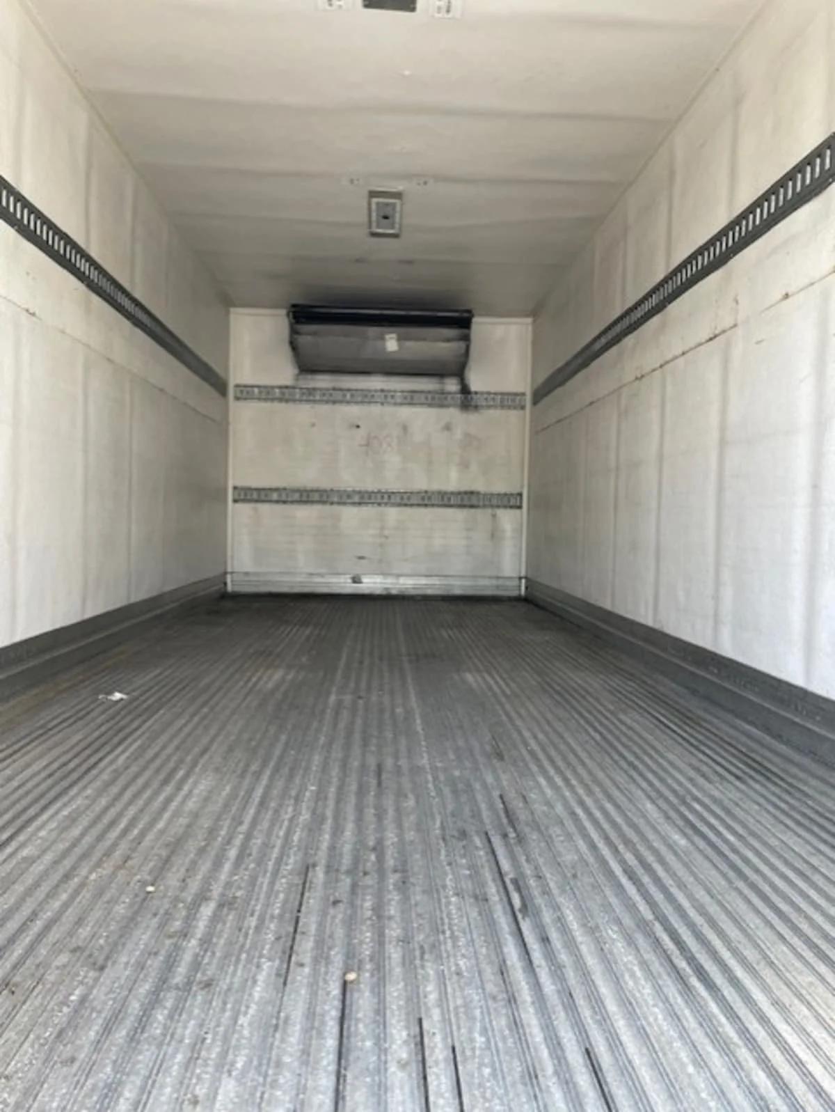 2019 Isuzu NQR in Farmingdale, NY — photo 9