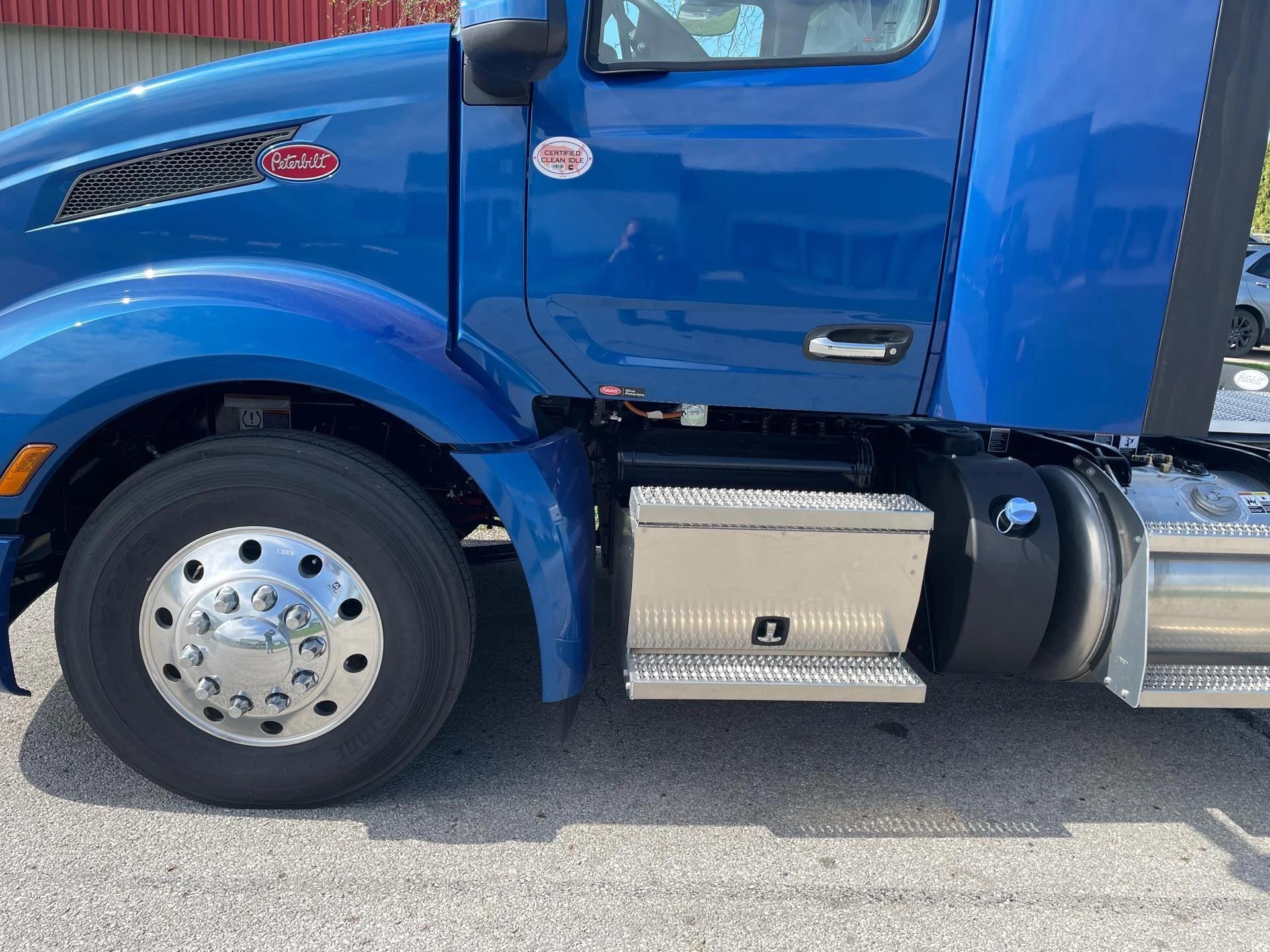 2027 Peterbilt 579 in Columbus, OH — photo 13