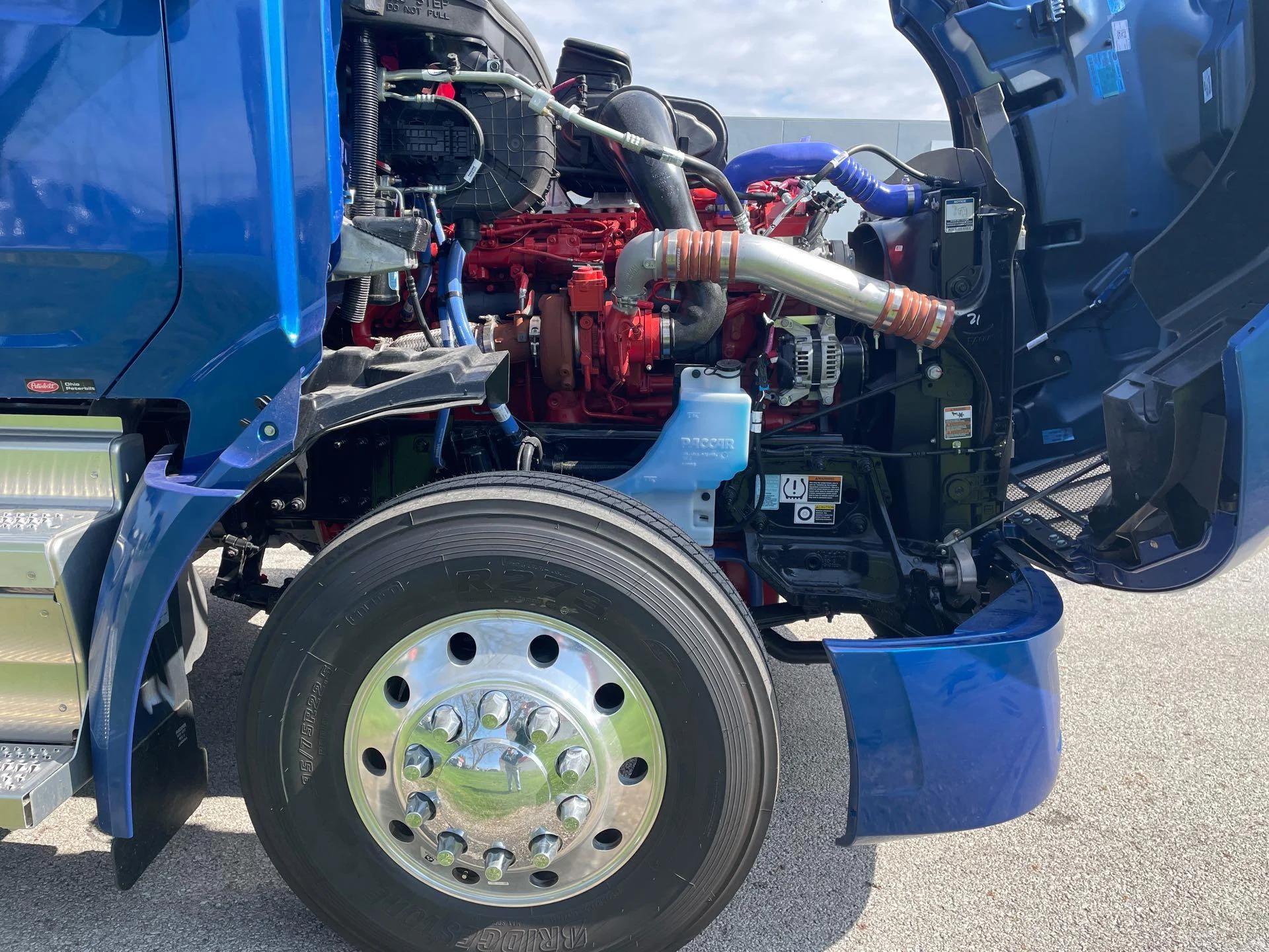 2027 Peterbilt 579 in Columbus, OH — photo 14