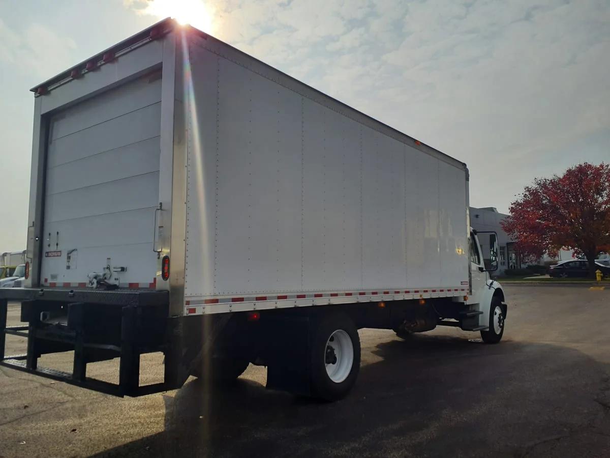 2019 Freightliner M2 106 in Bolingbrook, IL — photo 4