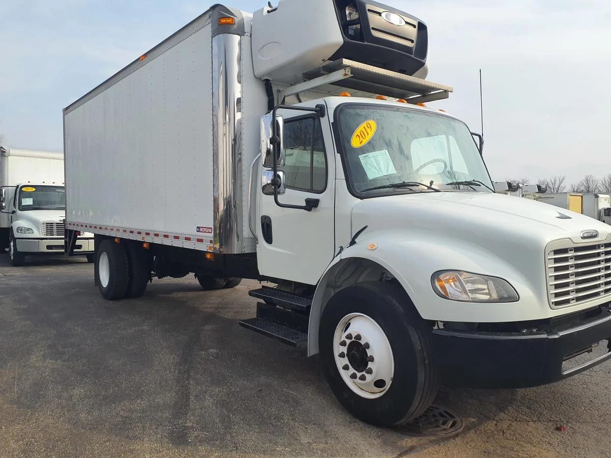2019 Freightliner M2 106 in Bolingbrook, IL — photo 3