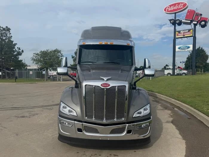 2026 Peterbilt 579 in Oklahoma City, OK — photo 8
