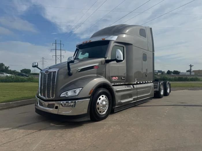 2026 Peterbilt 579 in Oklahoma City, OK — photo 2