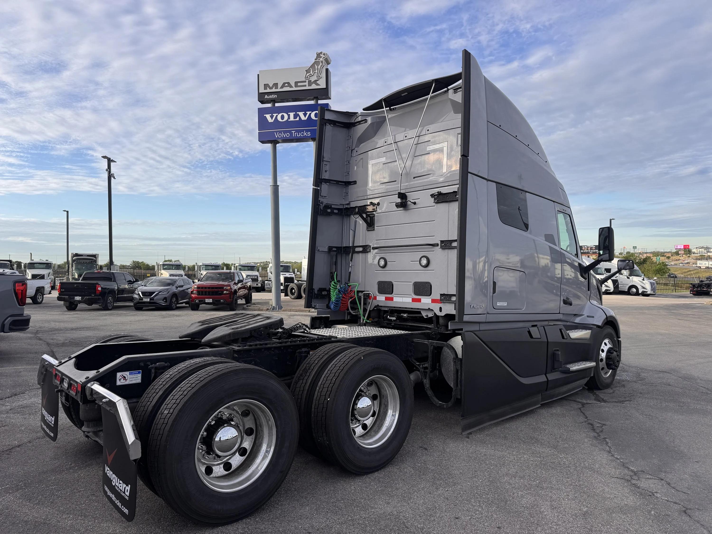 2026 Volvo in AUSTIN, TX — photo 4