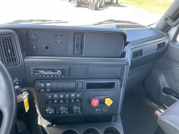 2023 International LT in MI — photo 6