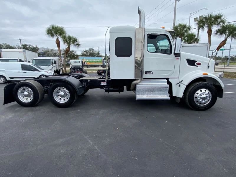 2025 Peterbilt 567 in Fort Pierce, FL — photo 10